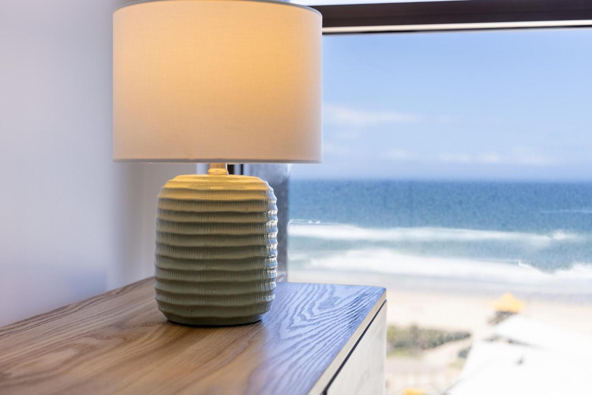 Waterfront 3-br In The Heart Of The * Gold Coast