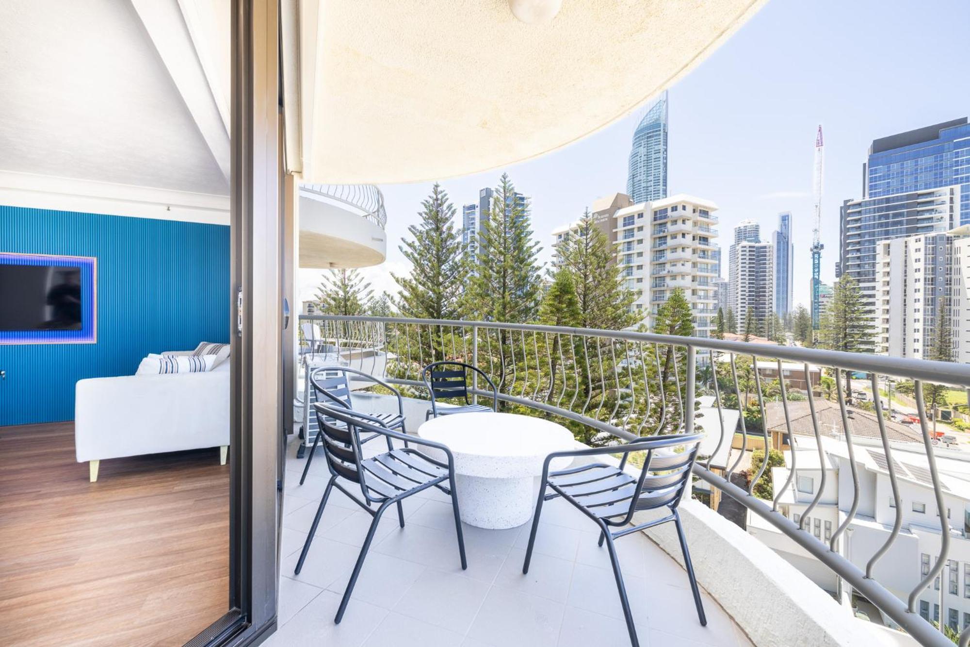 Waterfront 3-br In The Heart Of The Apartment *