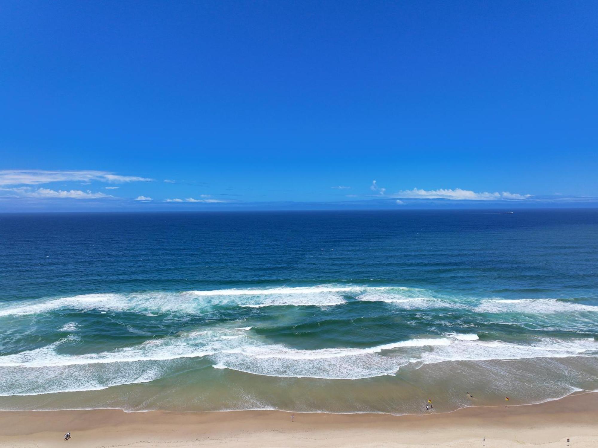 Waterfront 3-br In The Heart Of The Apartment Gold Coast