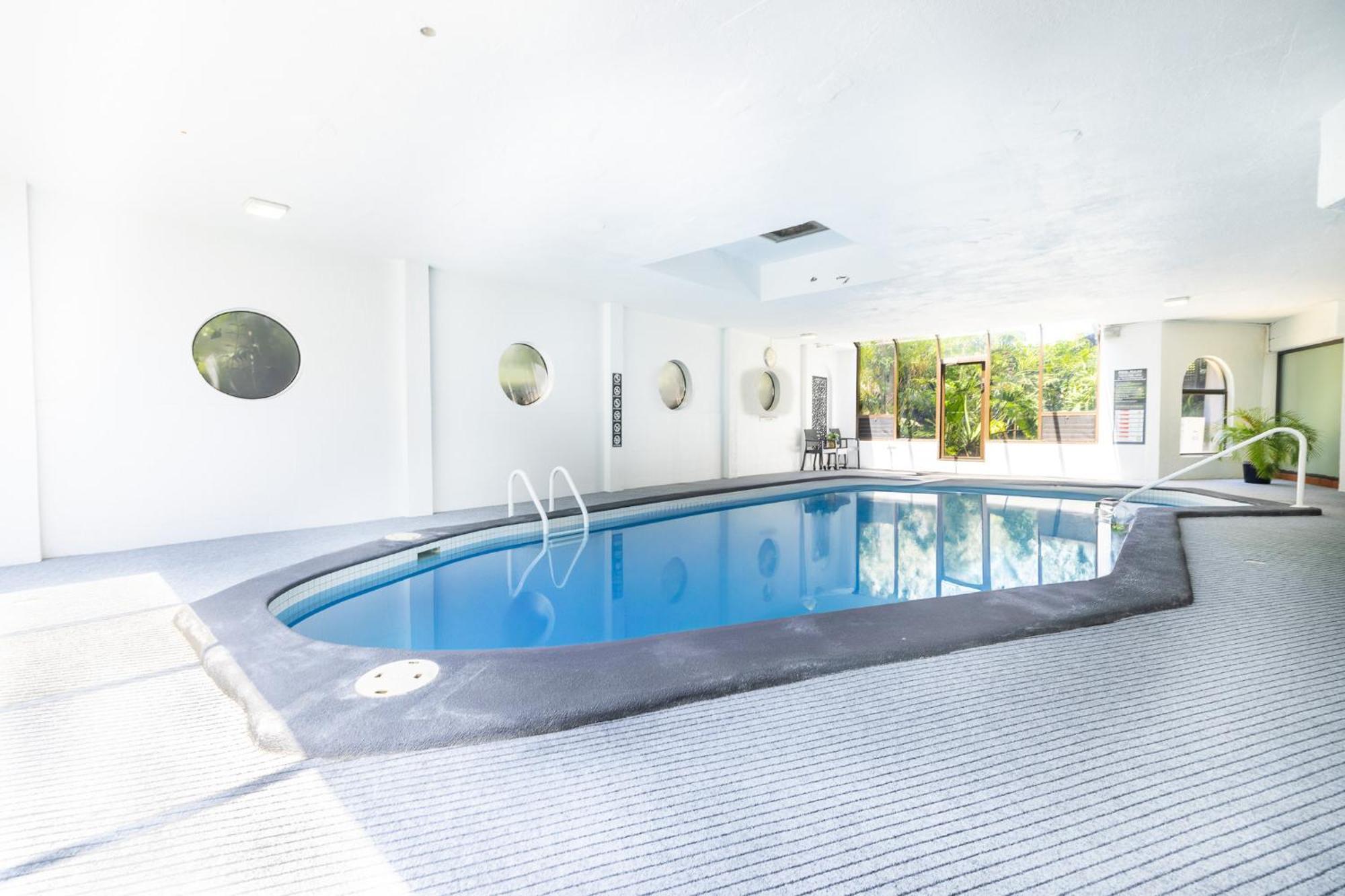 Waterfront 3-br In The Heart Of The *