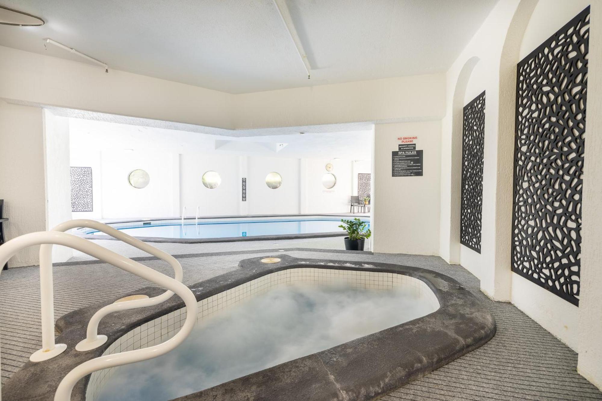 Waterfront 3-br In The Heart Of The Apartment Gold Coast