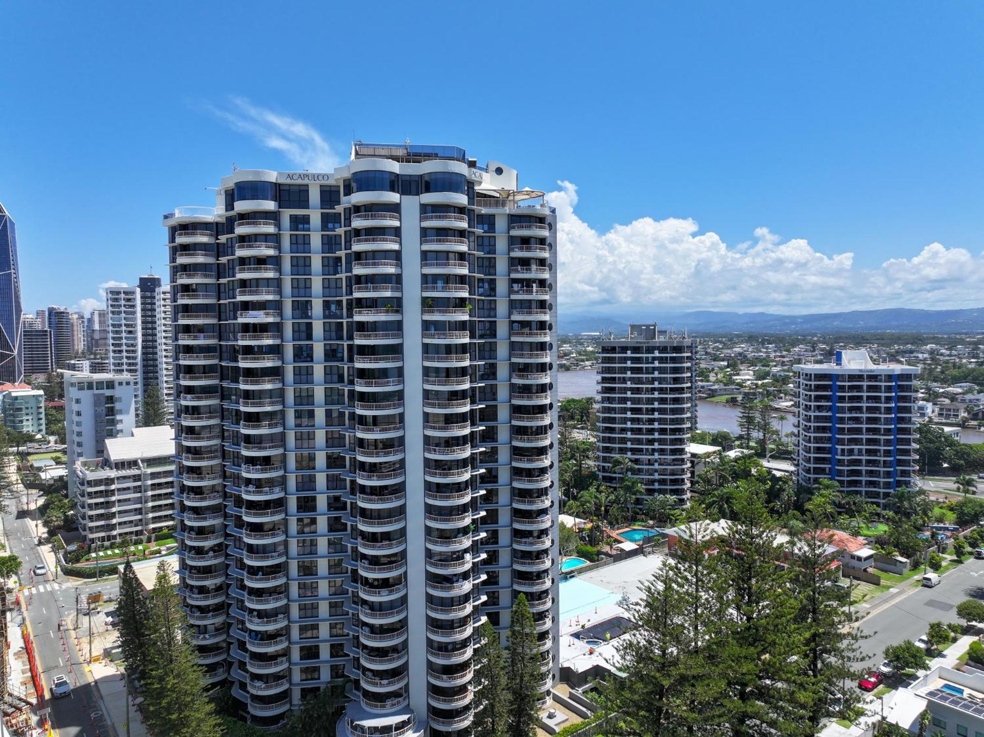 Apartment Waterfront 3-br In The Heart Of The Gold Coast